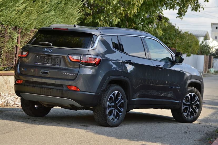 JEEP Compass 4XE Hibrid Plug-In 240cp motor 1.3 + Electric 55km