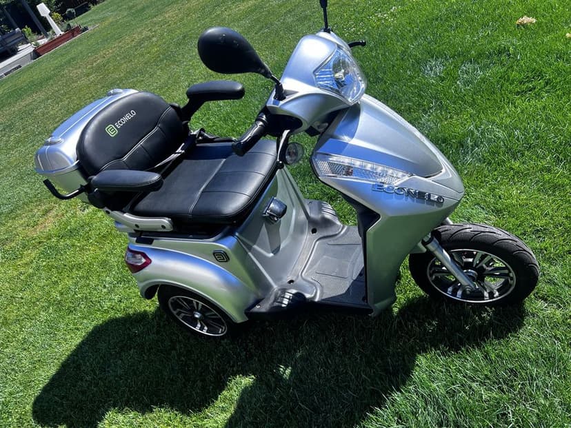 Motociclu electric Econelo pt batrani scuter scooter pers dizabilitati