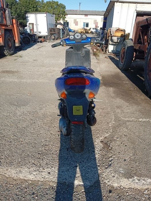 Vînd scuter Peugeot .