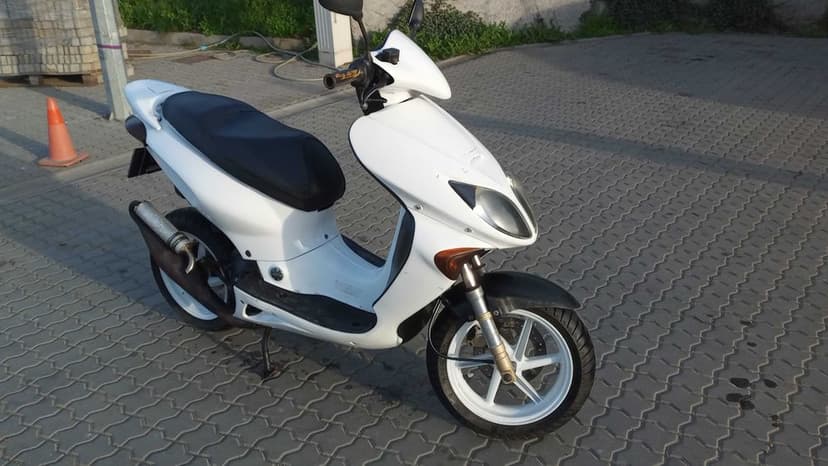 Vând Honda AF49/X8RS