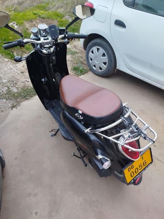 Vând scooter venti50