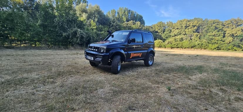 Suzuki Jimny 1.3 AC *

Masina se afla in