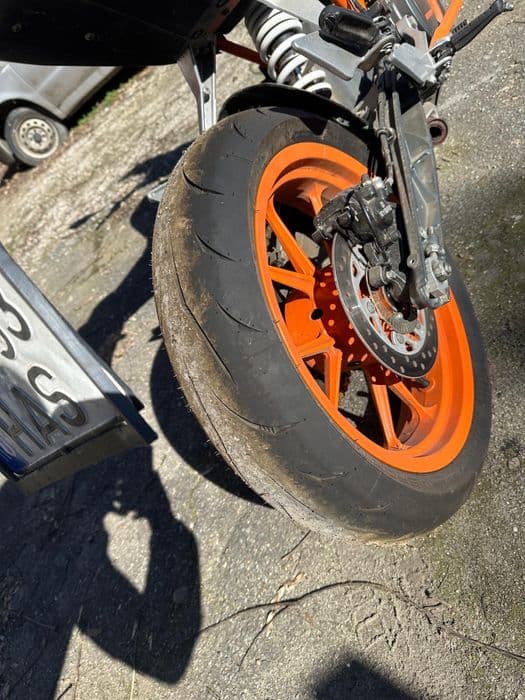 Vand                                           KTM Duke 390