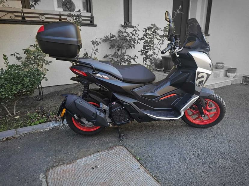 Scuter Aprilia SR GT 175 – Ca nou, doar 500 km!