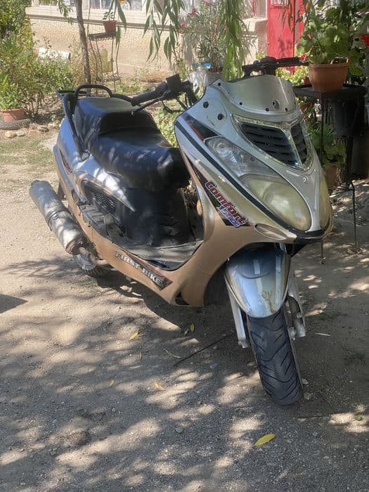 vând scuter 150 cc