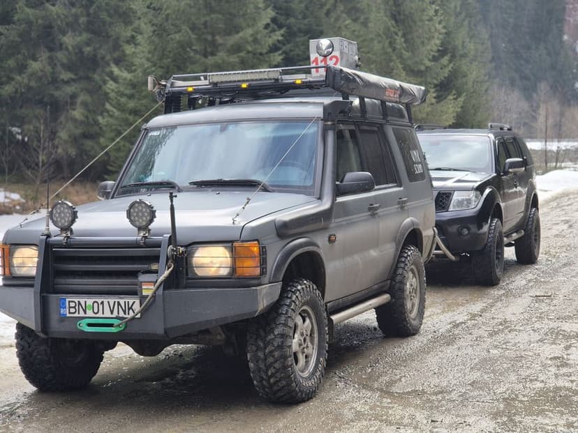 Discovery 2 pregătită de Overlanding