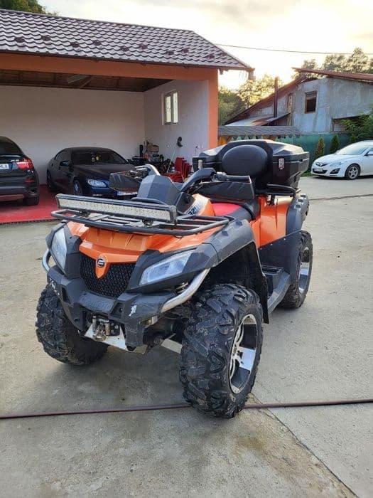 Vând atv cfmoto 820le