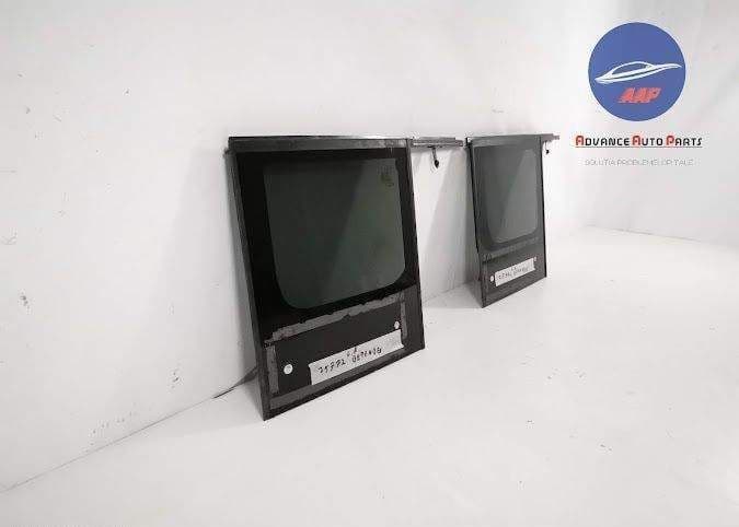 Geam Dreapta Spate original Land Rover Defender 2 [2019 - 2020] Land R