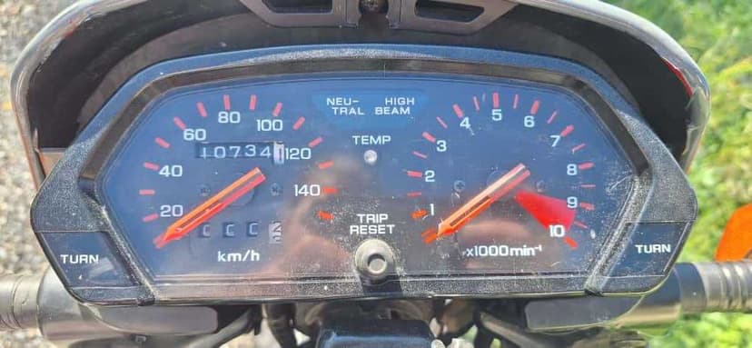 Motocicleta Honda NX 250 Dominator