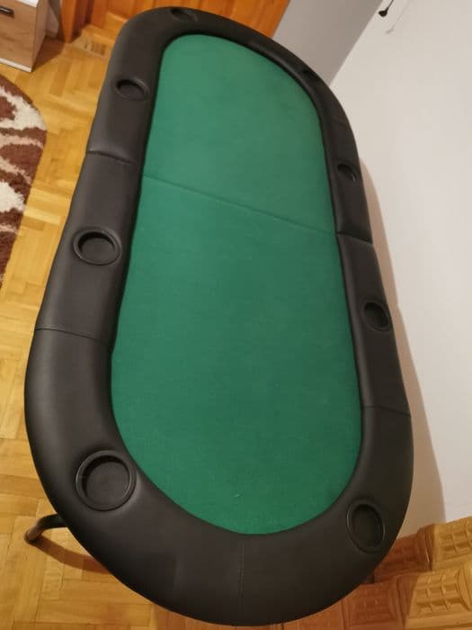 Masă poker în stare foarte. Buna