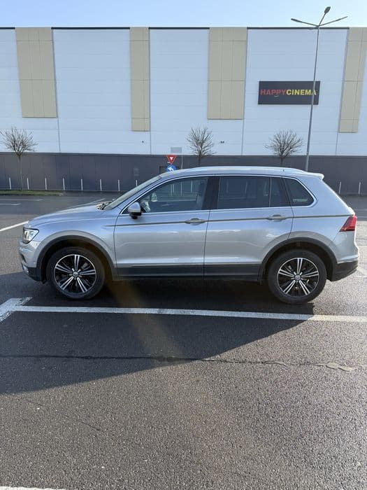 Volkswagen Tiguan Highline 2.0 TDI, 190 CP 4Motion DSG, pachet premium