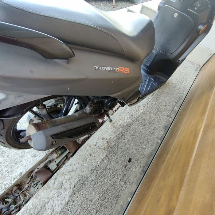 Scuter Peugeot Tweet RS 50 4T