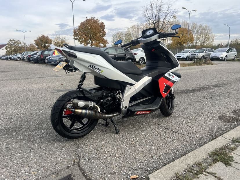 Vand scuter Derbi GP1 49 cc