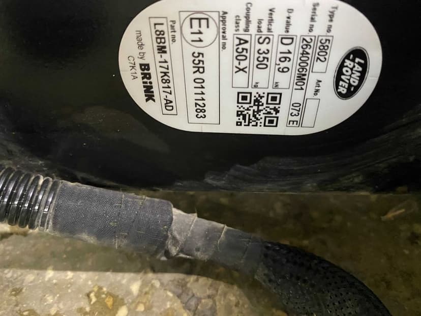 Carlig electric de remorcare Land Rover Defender 110 din 2021