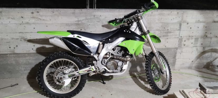 Vând Kawasaki KXF 450 2006 impecabil\2950€ neg!