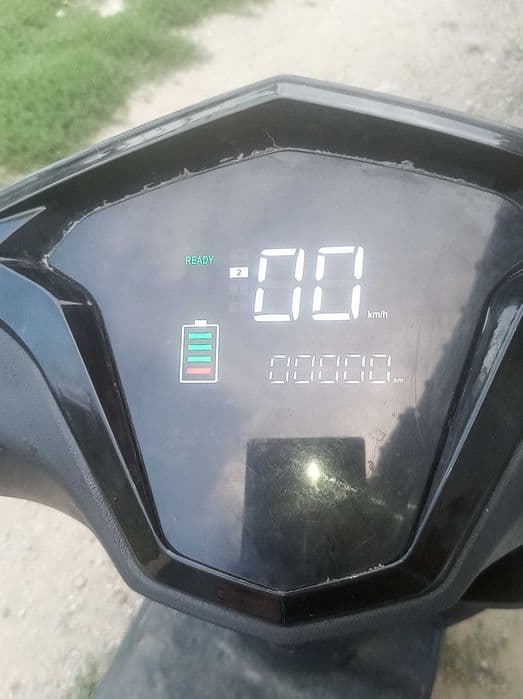 Scuter elctric 20 ah 48 V 1500 W pentru Mai multe in privat