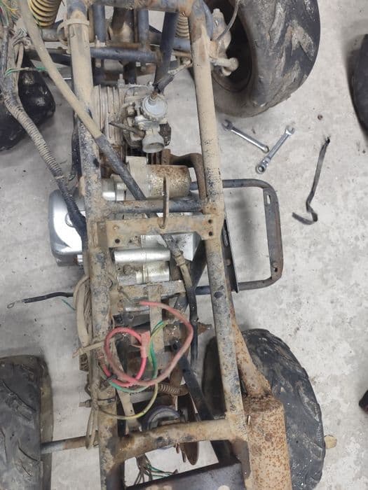 ATV de de piese  motoare complete