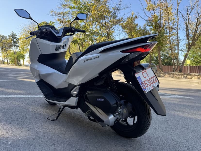 Honda  PCX  125 cm3  / AN 2025