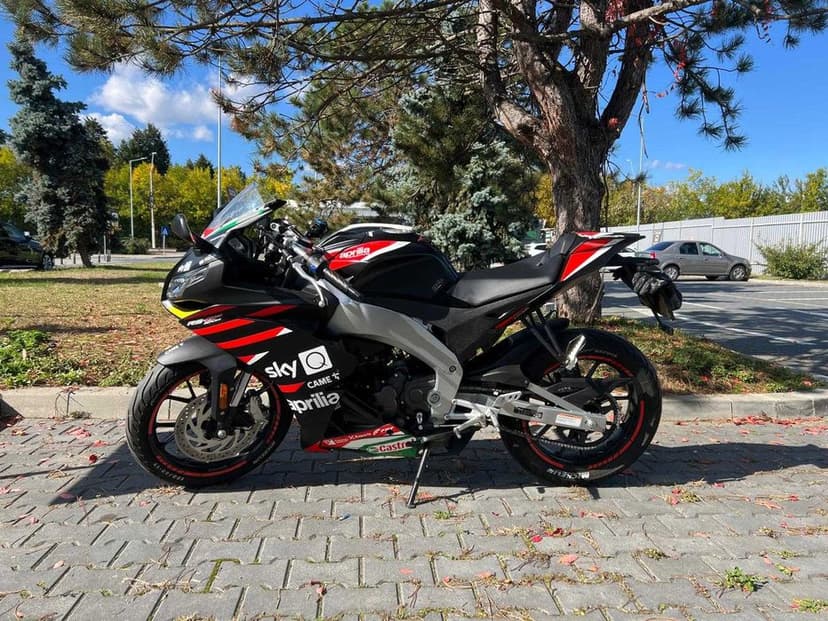 Motocicleta Aprilia 125rs