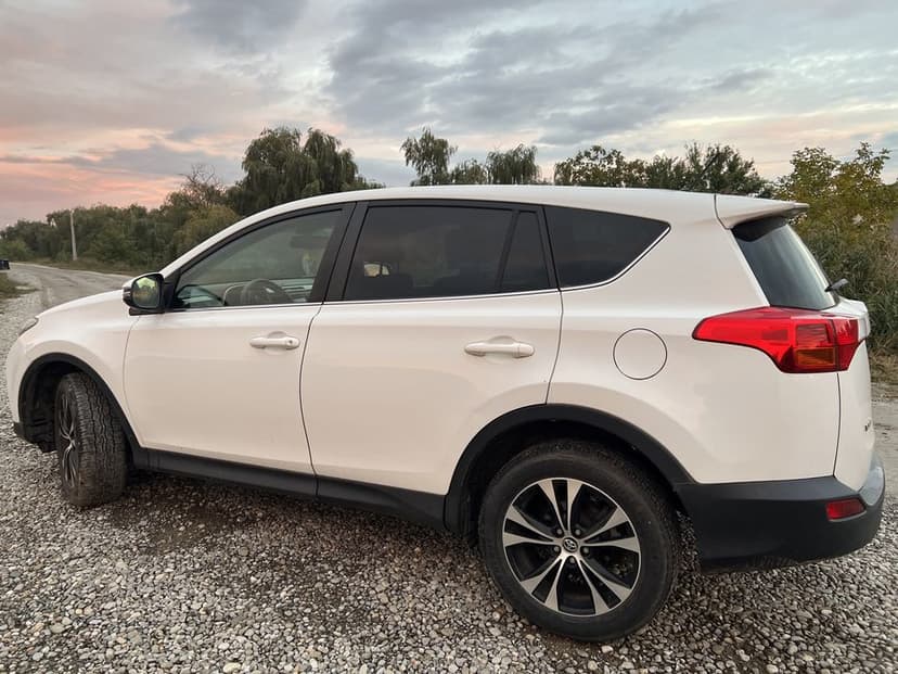 Toyota RAV4 2.0 D-4D 124CP AWD Club Edition – 2014