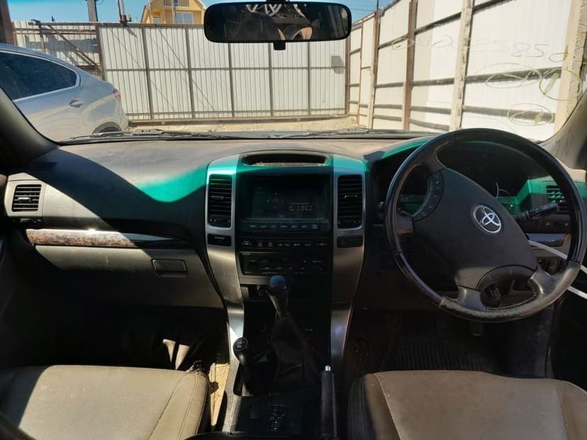 Dezmembrari dezmembrez  Toyota Land Cruiser J12 2002 - 2010