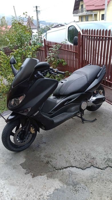 Vindsau dezmembrez doua scutere yamaha tmax 500 carburatie si injectie