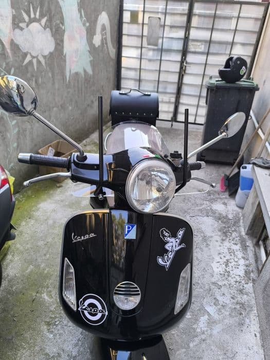 Burgman AN 650 maxiscooter/Vespa 250 gts