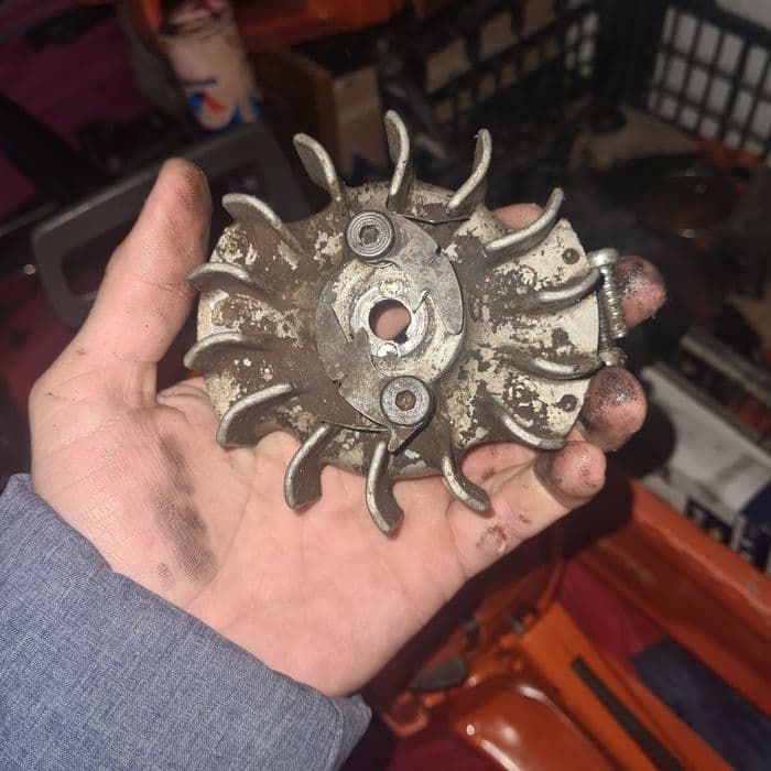 Vând piese husqvarna 262xp