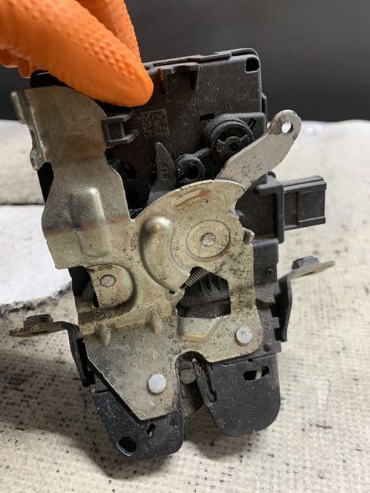 Broasca hayon Land Rover Discovery - Motorina 2016