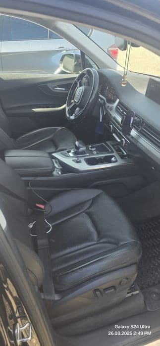 Vand Audi Q7 anul2018,sau schimb cu buldoexcavator