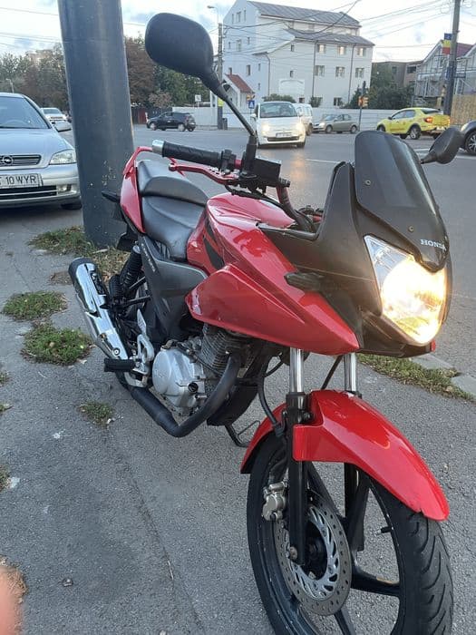 Honda CBF125 2011 ( nu yzf, mt, ktm, cbr)