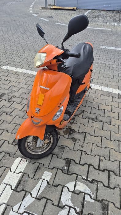 Vand 9 scutere 49 cc , inmatriculate acte la zi