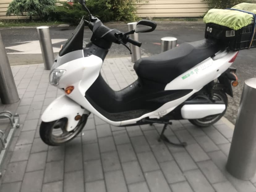 4 Scutere. Electrice vand sau schimb Toate sau separat. 2500-7500 lei