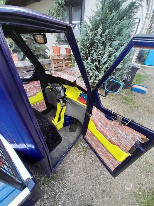 Ape50 piaggio triciclu pe benzina