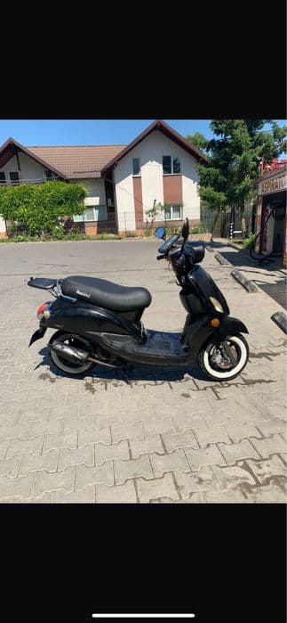 Vant tot ce se vede in poze scutere cu si fara permis