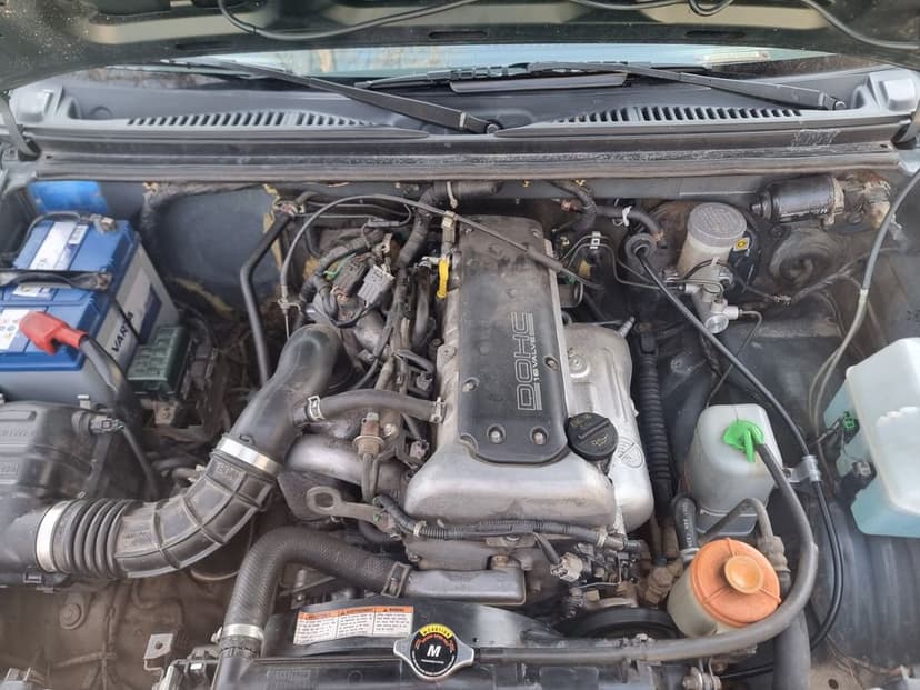 Vând Suzuki Jimny an 2002  motor 1,3 benzină pe lanț