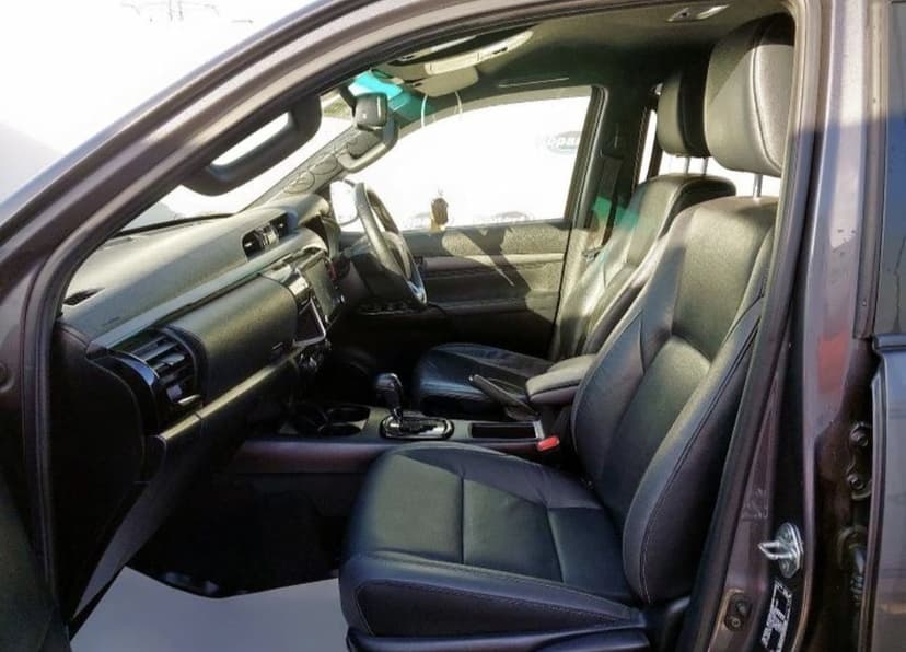 Dezmembrez Toyota Hilux 2.8 1GD-FTV Automat 2020-2024