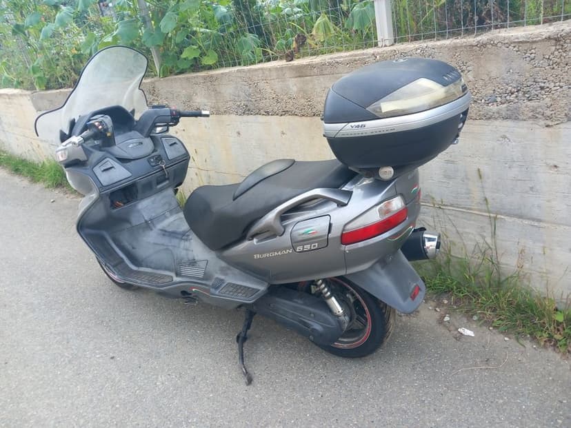 Suzuki Burgman 650 Executiv,cu Abs/Top case / Recent Adus/ Nu pornește