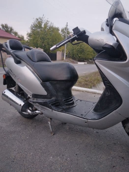 Vând scuter kimco 250