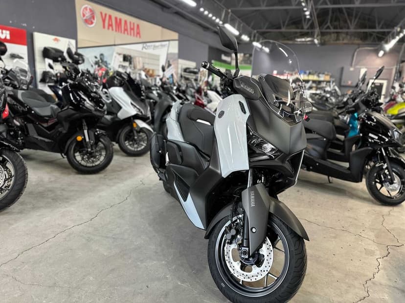 Yamaha X-Max 300 Tech Max nou - Stoc Yamaha Constanta
