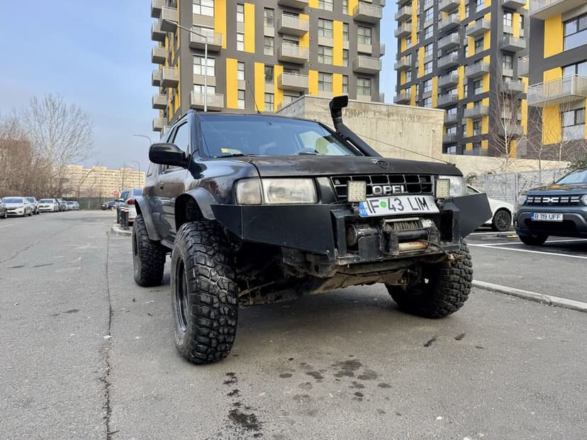 Opel Frontera B Sport 2.2DTi 4x4 – modificată pentru off-road