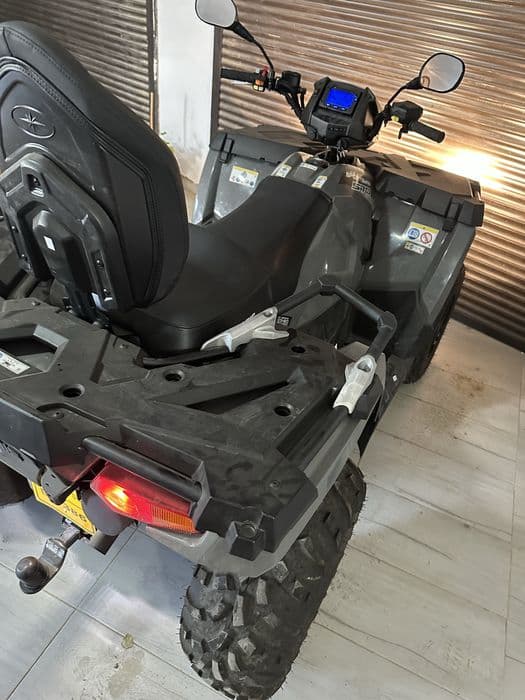 Vand atv Polaris aproape nou!!