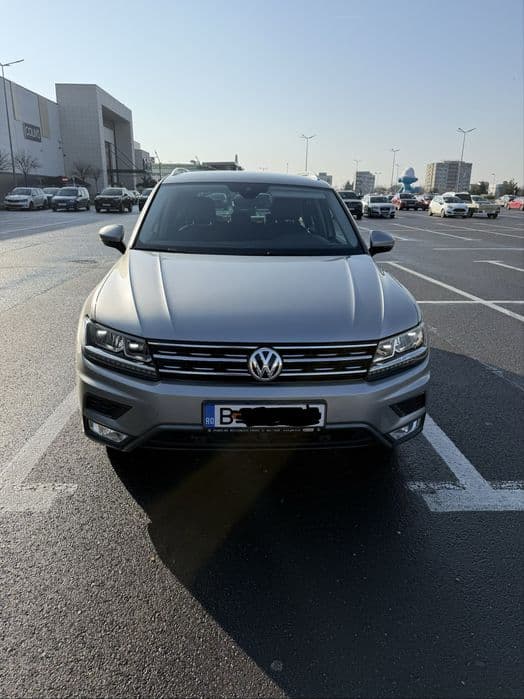 Volkswagen Tiguan Highline 2.0 TDI, 190 CP 4Motion DSG, pachet premium