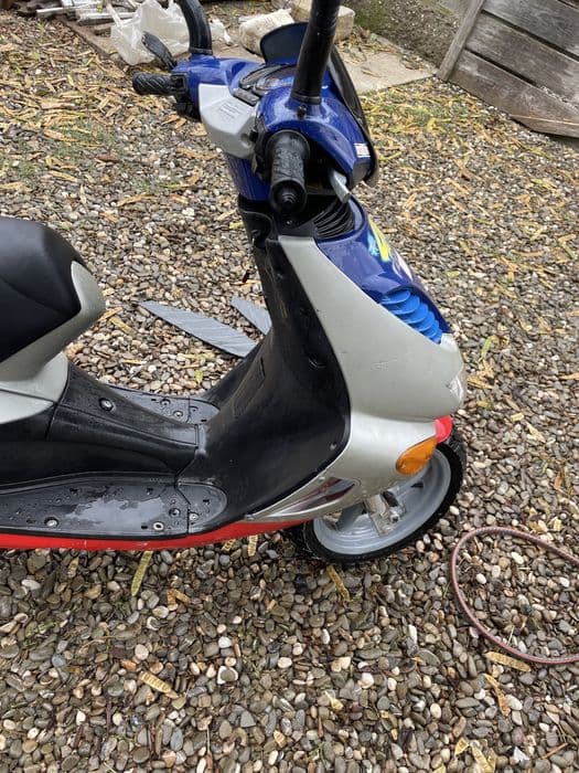 Vand sau schimb cu cross 150cc,Scuter aprilia sr50 cu acte,