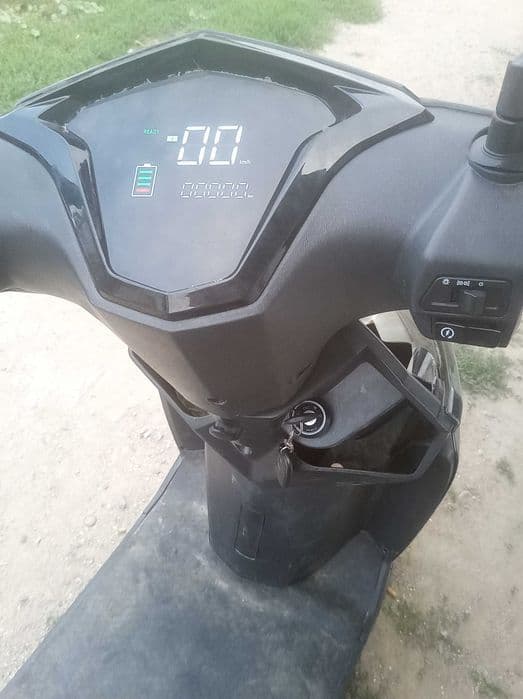 Scuter elctric 20 ah 48 V 1500 W pentru Mai multe in privat