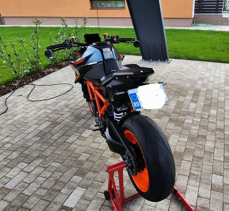 Ktm-1290-super-duke r 2023