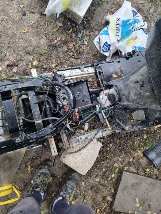 Vând sau dau pe piese honda 125 4 timipi