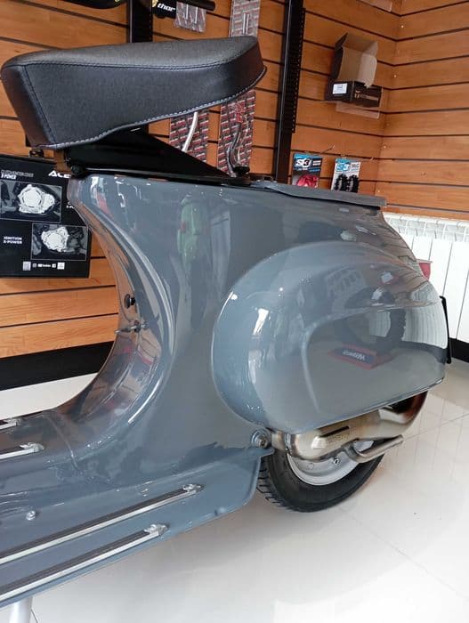 Vespa 50 Special 1982 restaurata complet si conversie la 125cc VMC