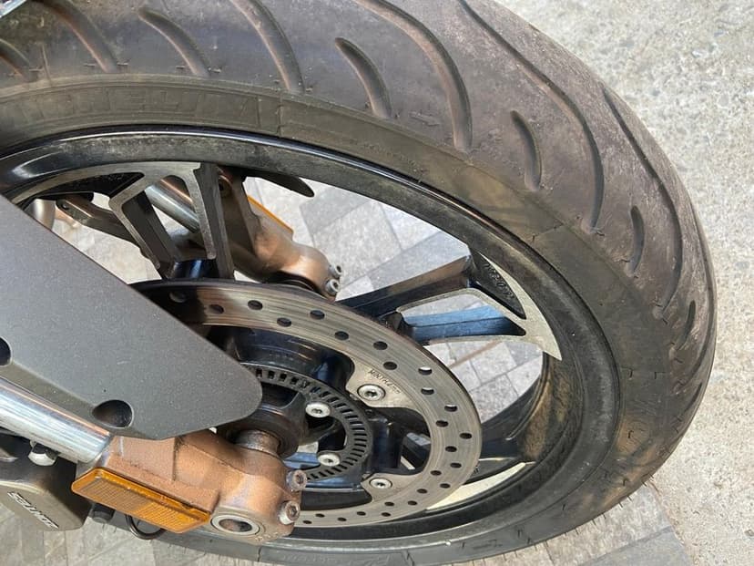 Vând Daytona Zontes G125 pentru reparat sau dezmembrat.