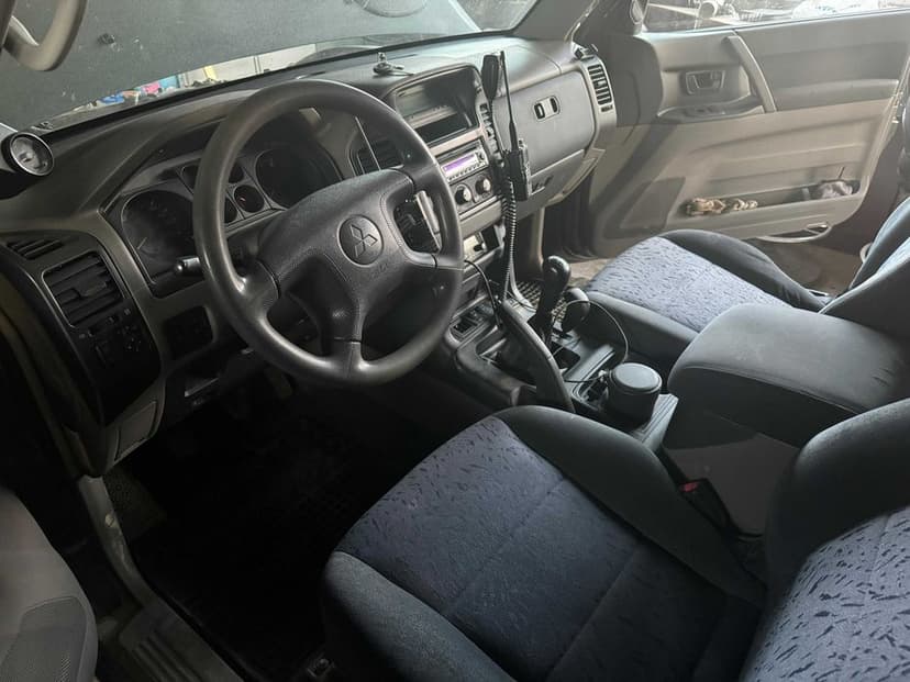 Mitsubishi Pajero MK3 3.2 Di-D Autoutilitară